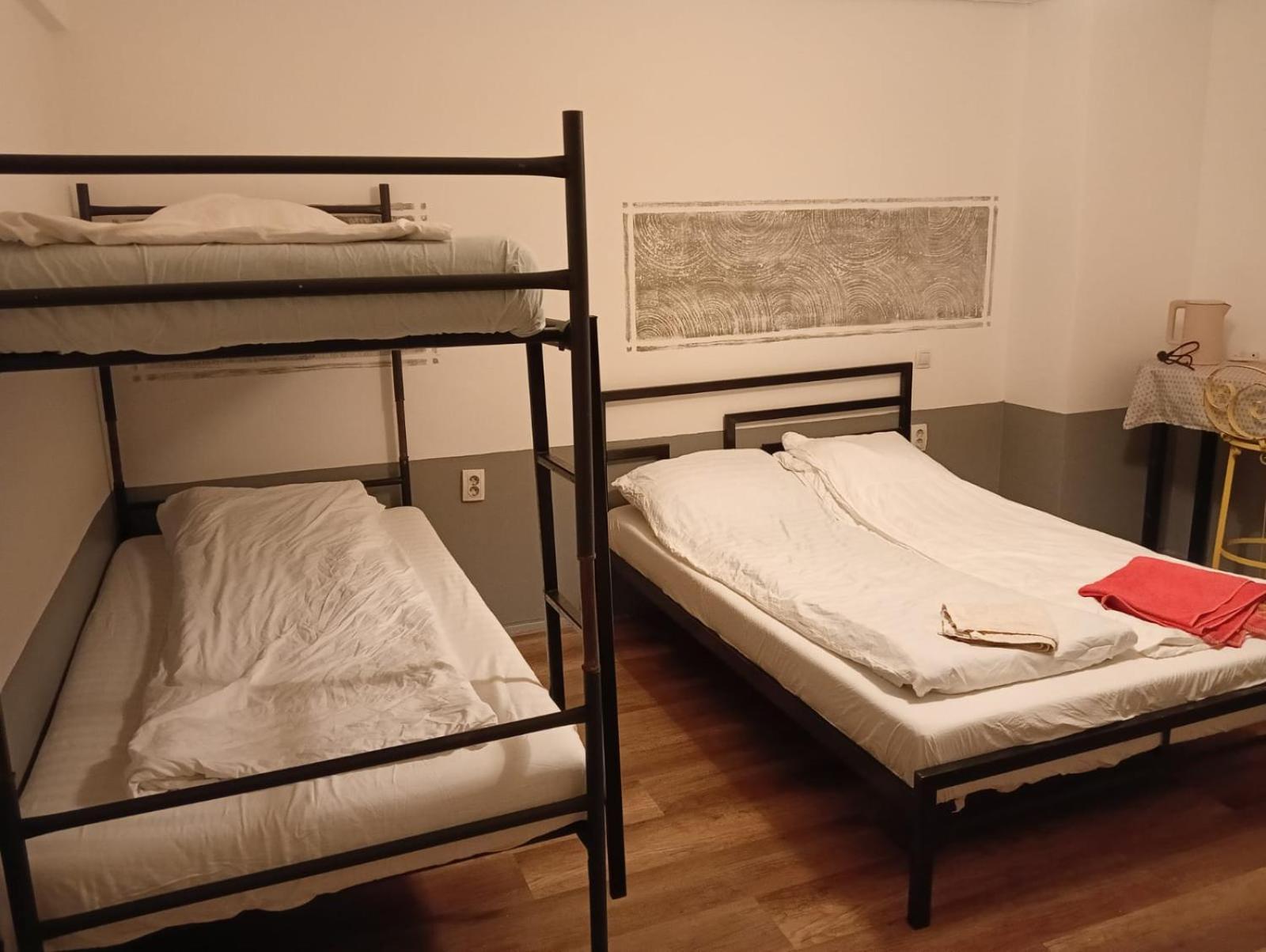 Zen Hostel คลูจ-นาโปกา ภายนอก รูปภาพ