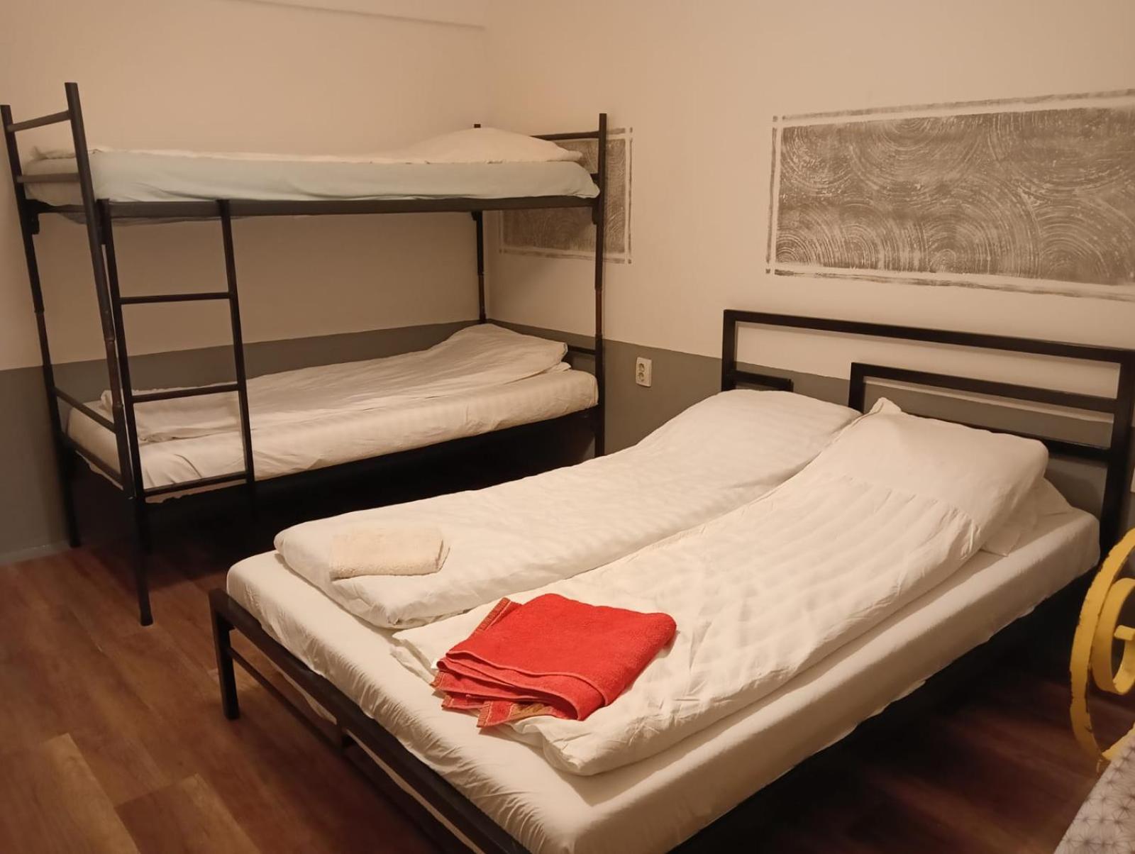 Zen Hostel คลูจ-นาโปกา ภายนอก รูปภาพ